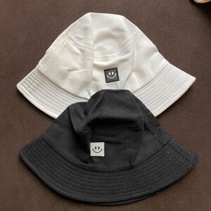 Smiley Face Bucket Hat Set - Black & White